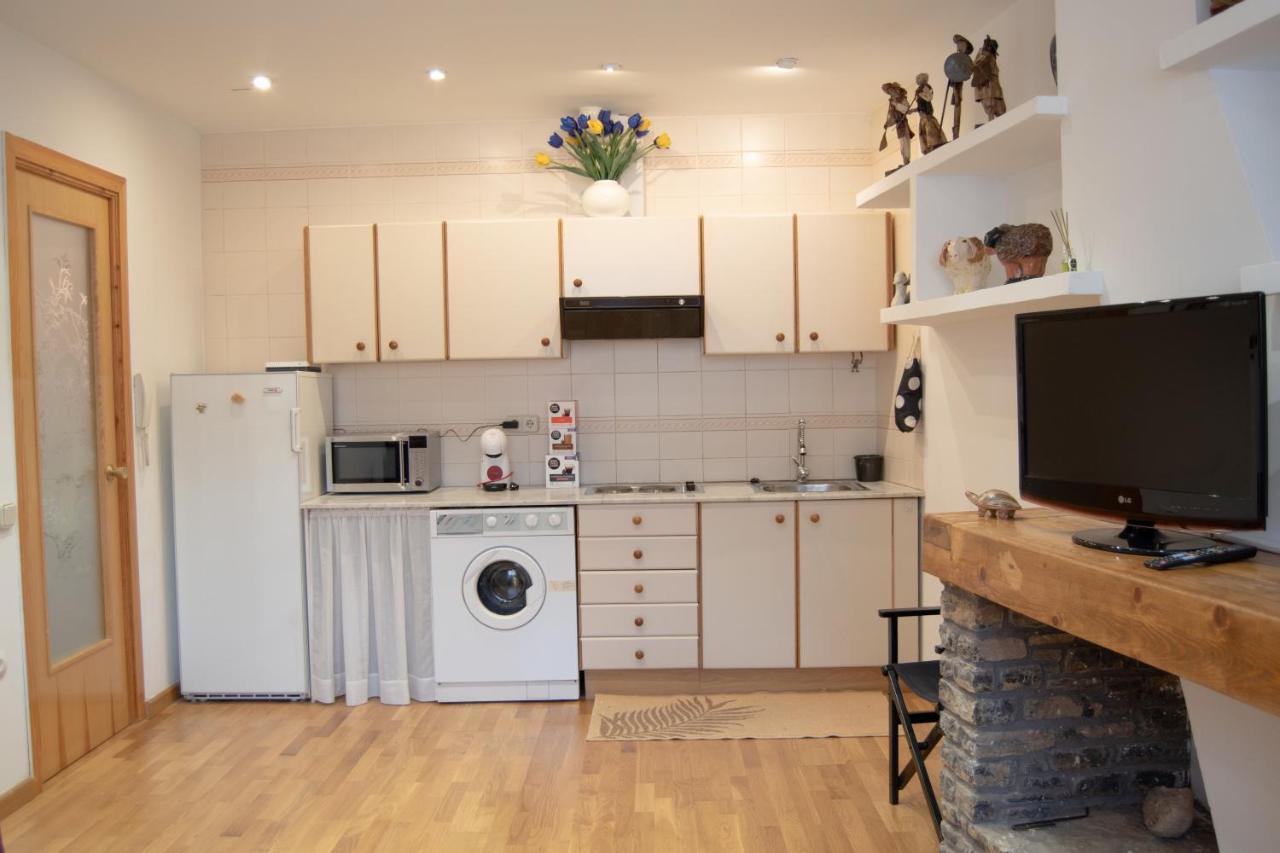 Apartamento Centrico Con Parking- Rialp Exterior foto